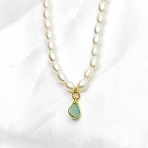 Pearl Necklace with Small Pendant